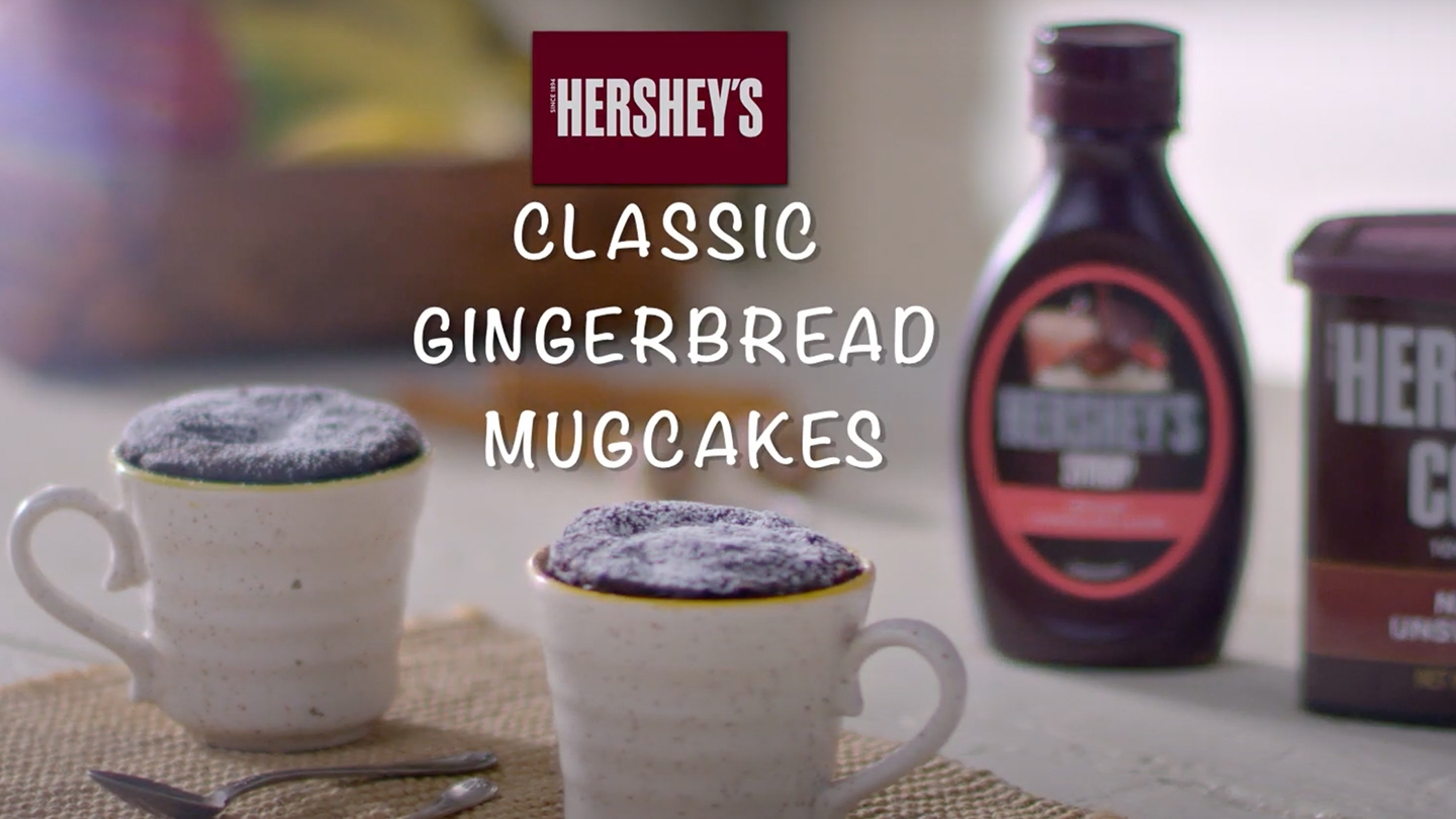 HERSHEY’S Classic Gingerbread Mug Cakes